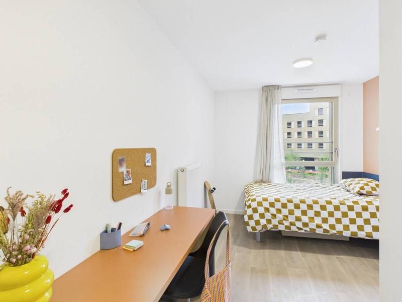 Appartement - 16 m² - 6 pièces