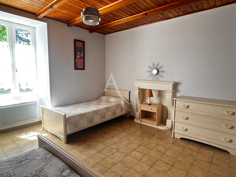 Maison - 200 m² - 9 pièces