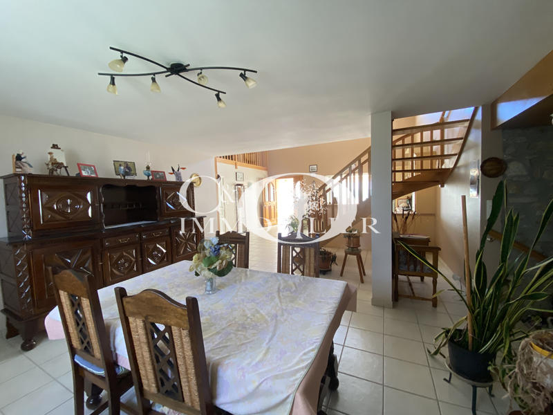 Maison - 183 m² - 6 pièces