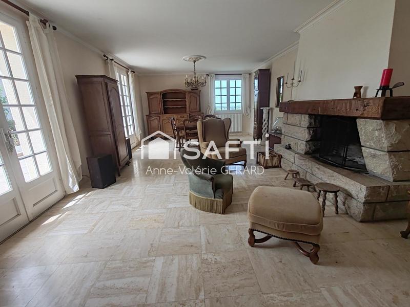 Maison - 216 m² - 10 pièces