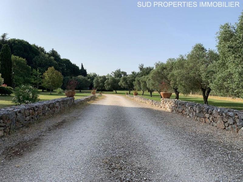 Mas - 214 m² - 8 pièces