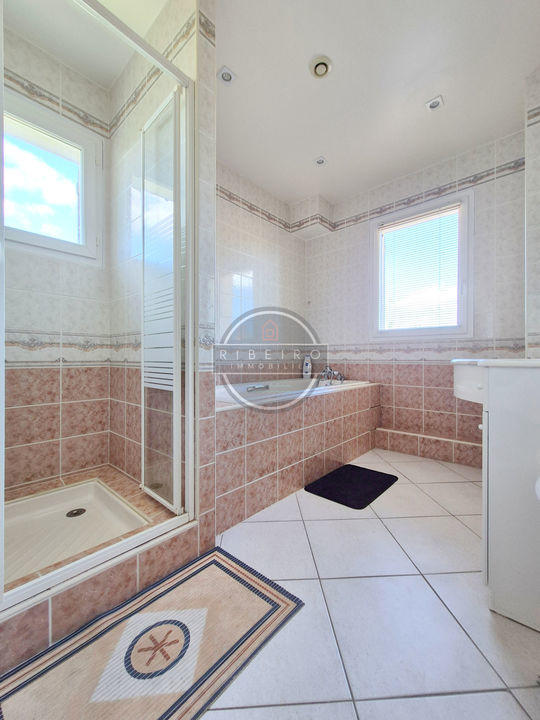 Villa - 141 m² - 5 pièces