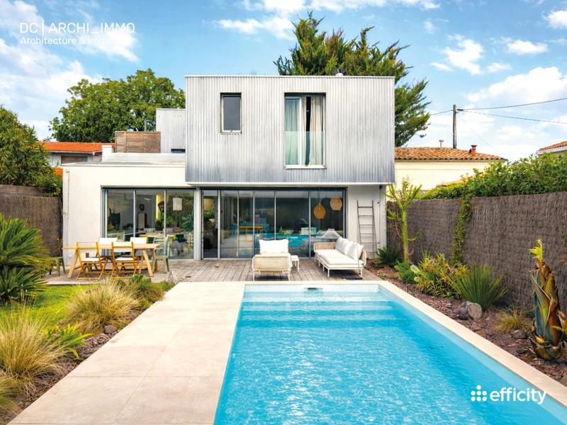 Maison - 223 m² - 7 pièces