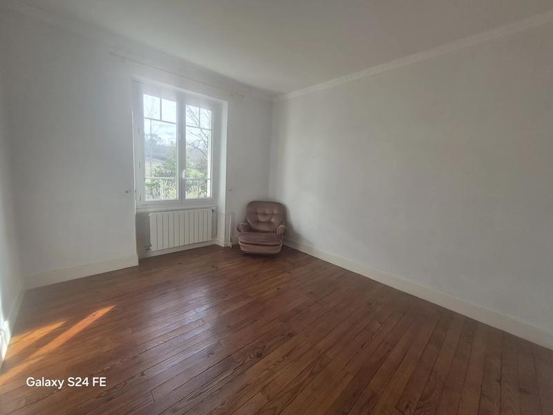 Maison - 220 m² - 8 pièces