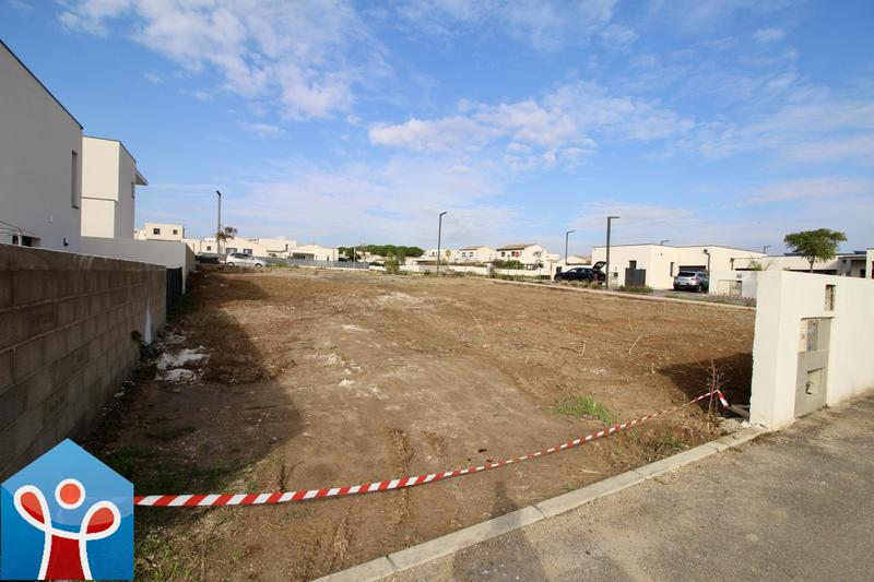 Terrain constructible - 702 m²
