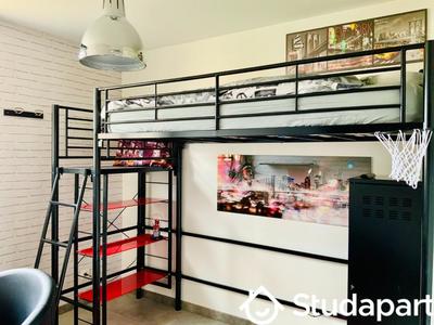 Chambre - 12 m² - 1 pièce