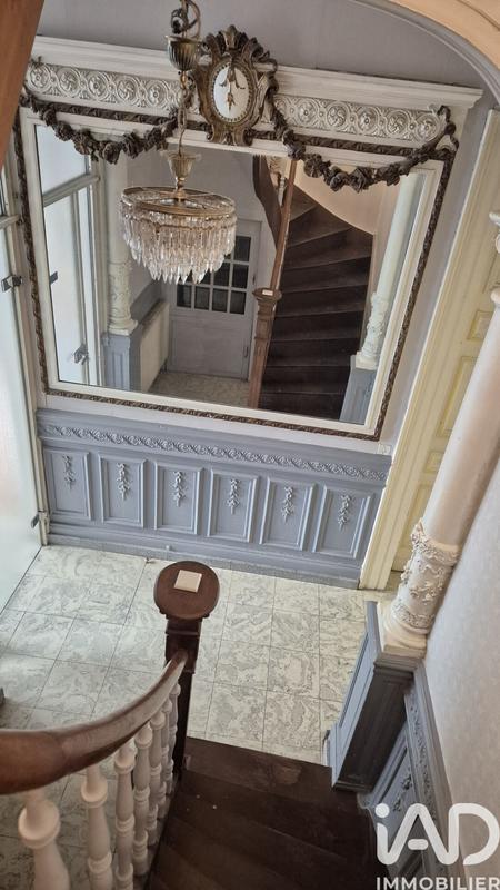 Maison - 198 m² - 8 pièces