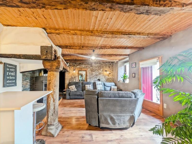 Corps de ferme - 340 m² - 12 pièces