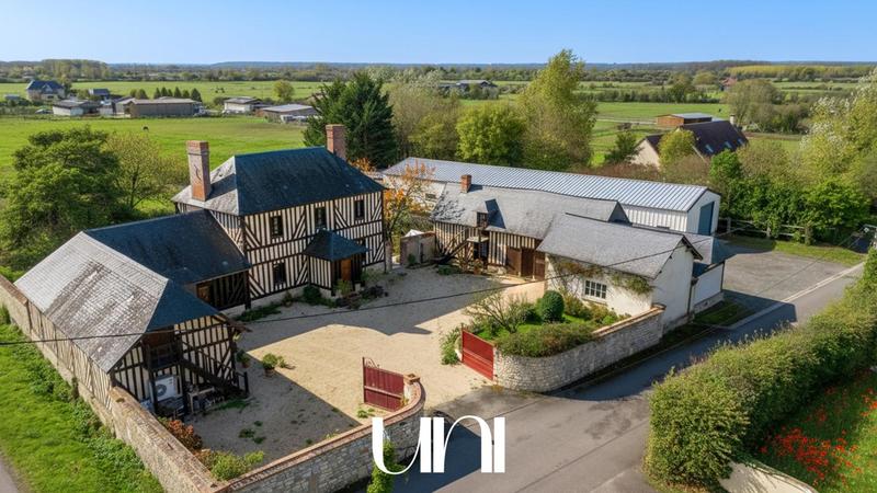 Maison - 220 m² - 8 pièces