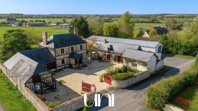 Maison - 220 m² - 8 pièces