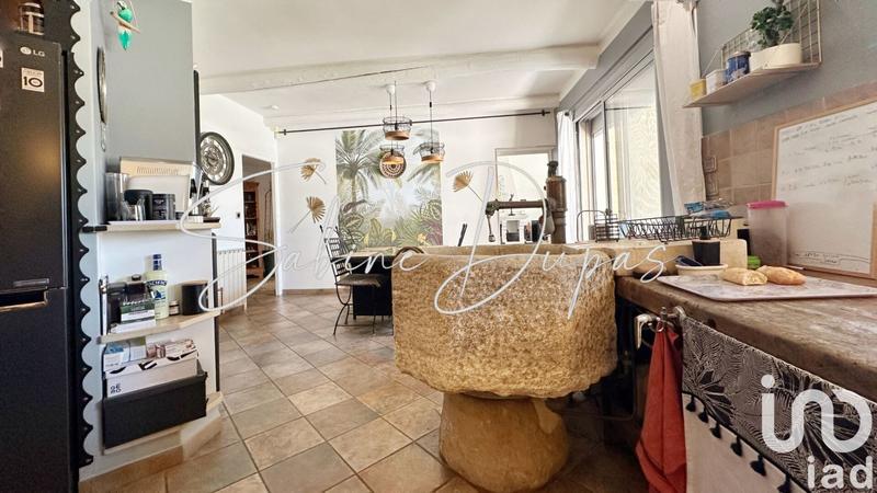 Maison - 300 m² - 10 pièces