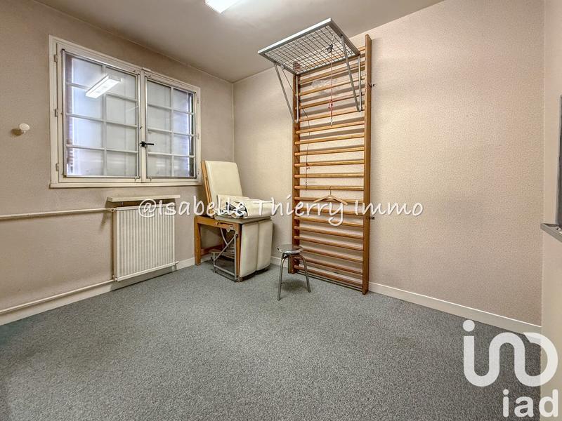 Maison - 182 m² - 9 pièces