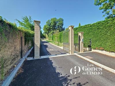 Terrain constructible - 989 m²