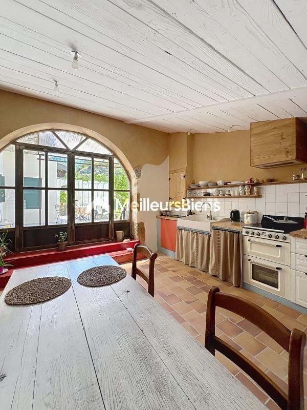 Propriété - 115 m² - 6 pièces