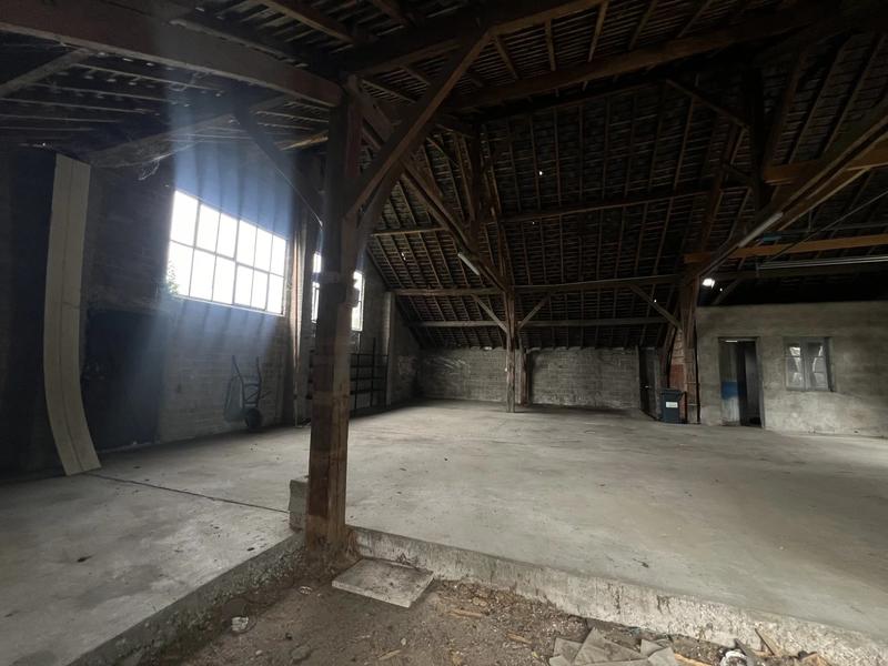 Grange - 170 m² - 1 pièce