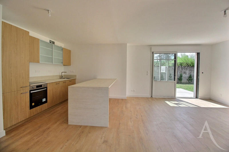 Maison - 141 m² - 6 pièces