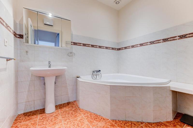 Appartement - 85 m² - 3 pièces