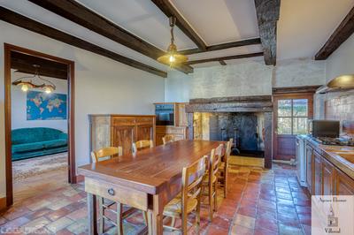 Maison traditionnelle - 318 m² - 12 pièces