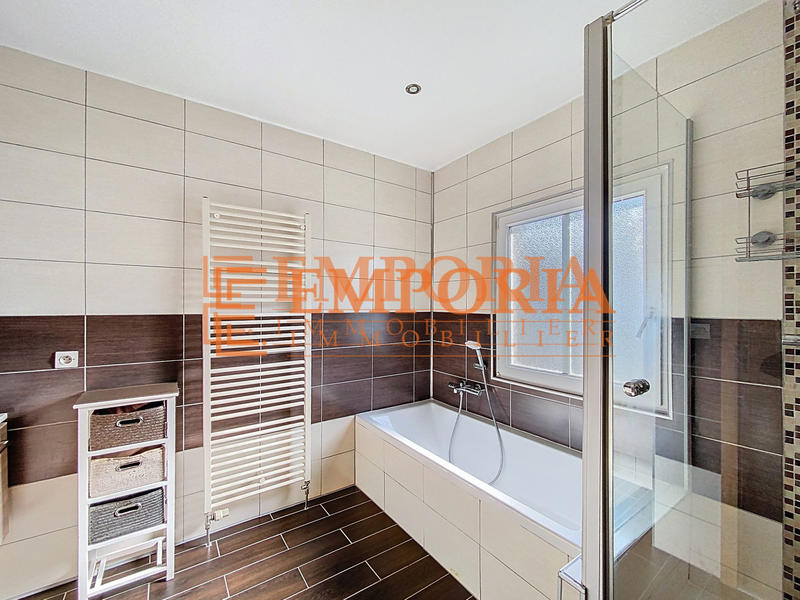 Appartement - 108 m² - 6 pièces