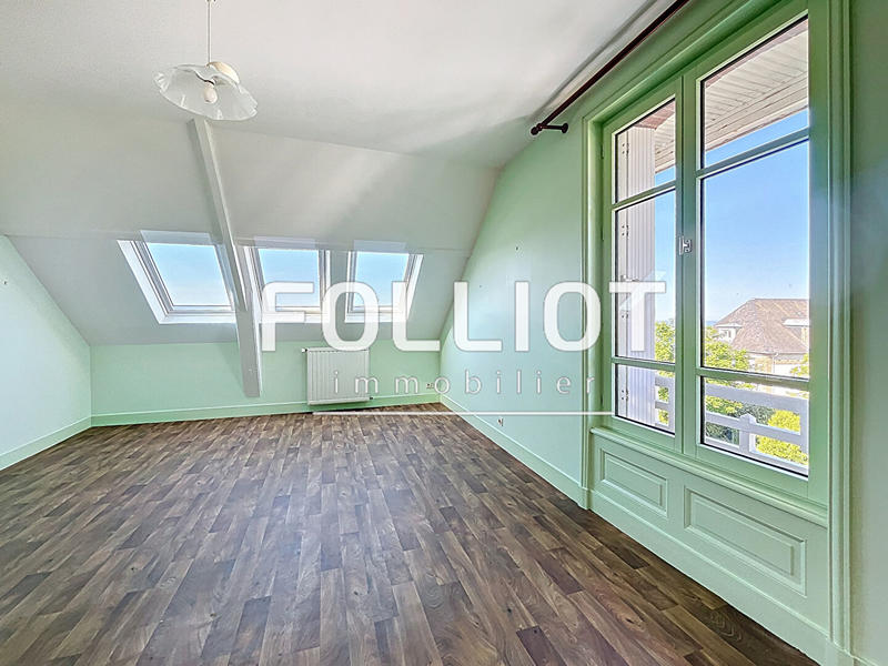 Maison - 187 m² - 8 pièces