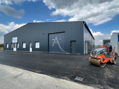 Local commercial - 400 m² - 2 pièces