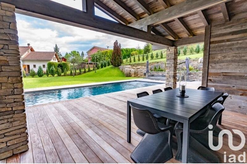 Châlet - 219 m² - 7 pièces