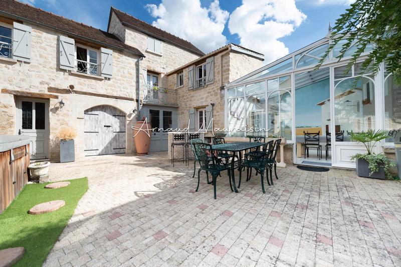 Maison - 275 m² - 7 pièces