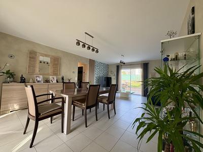 Maison - 94 m² - 4 pièces