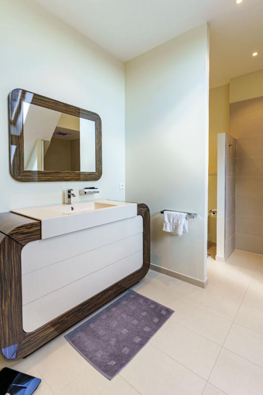 Maison - 241 m² - 8 pièces