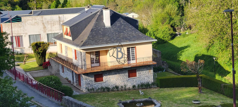 Maison - 197 m² - 6 pièces