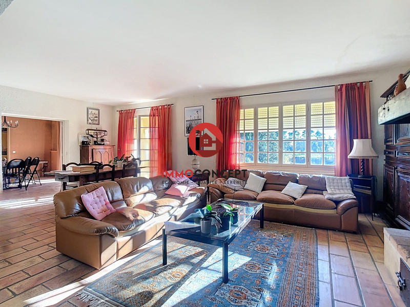 Maison - 286 m² - 14 pièces