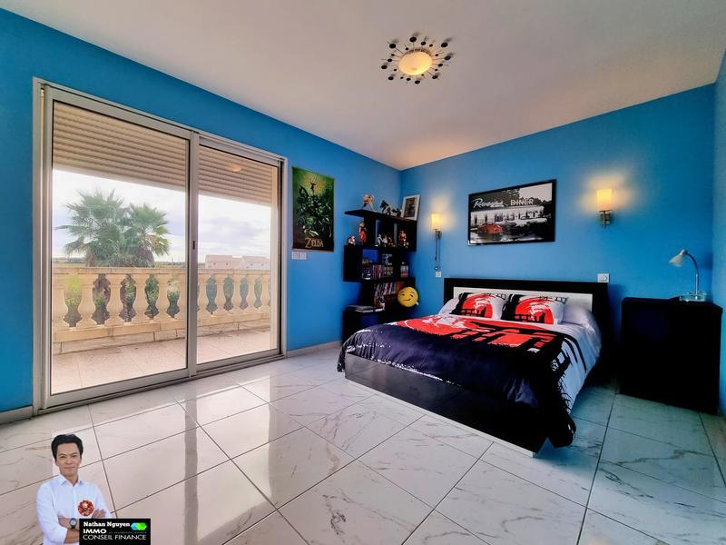 Maison - 181 m² - 8 pièces