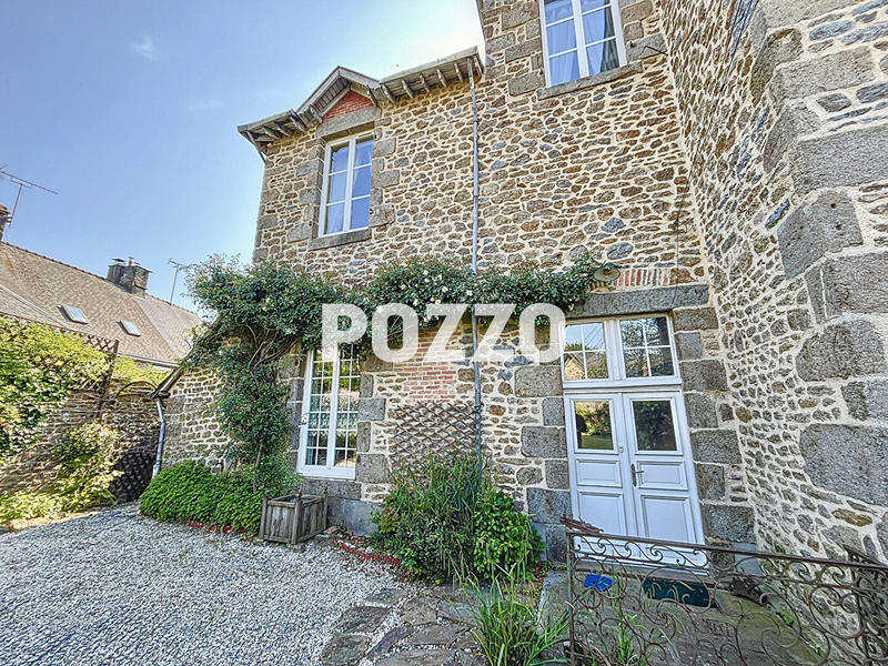 Maison - 249 m² - 9 pièces
