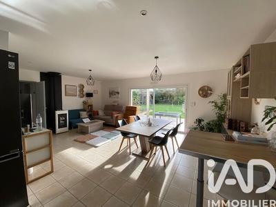Maison - 93 m² - 4 pièces