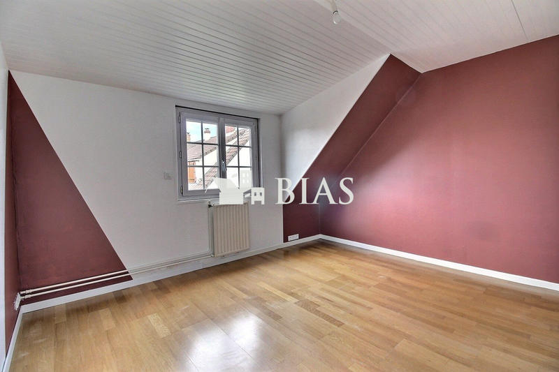 Maison traditionnelle - 101 m² - 5 pièces