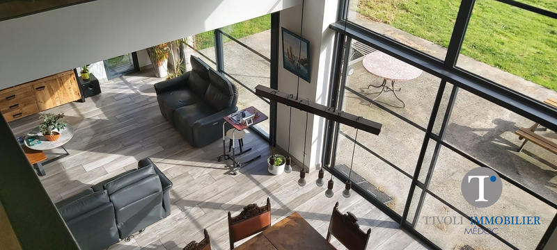 Maison contemporaine - 230 m² - 9 pièces