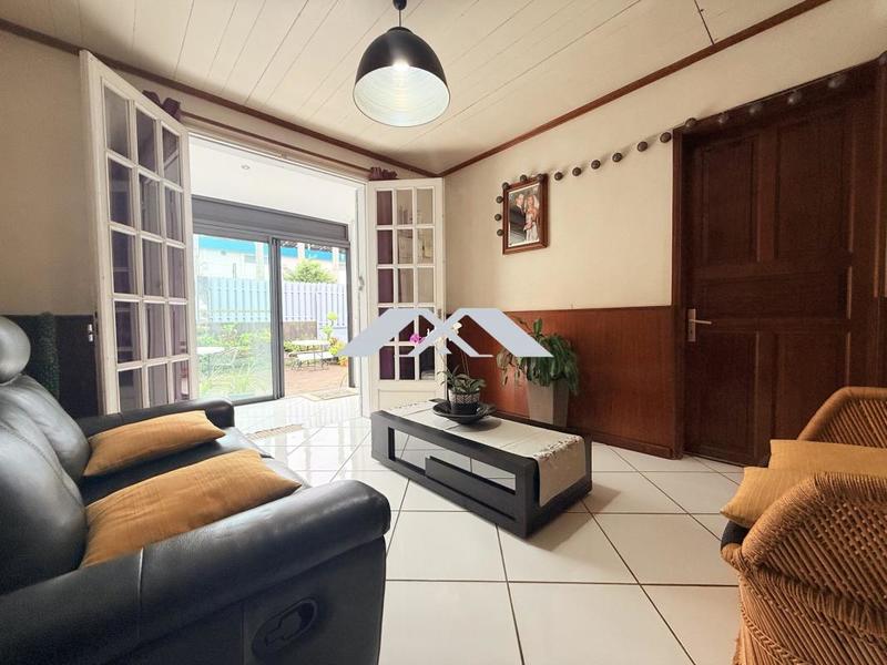 Maison - 99 m² - 5 pièces