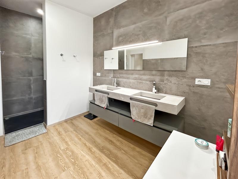 Maison de ville - 203 m² - 7 pièces