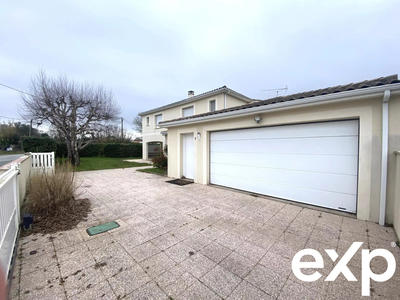 Maison - 240 m² - 6 pièces