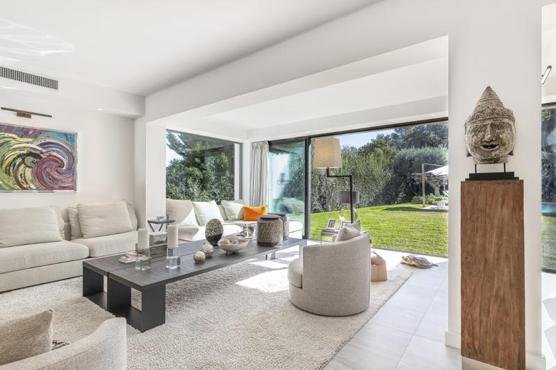 Villa - 420 m² - 8 pièces