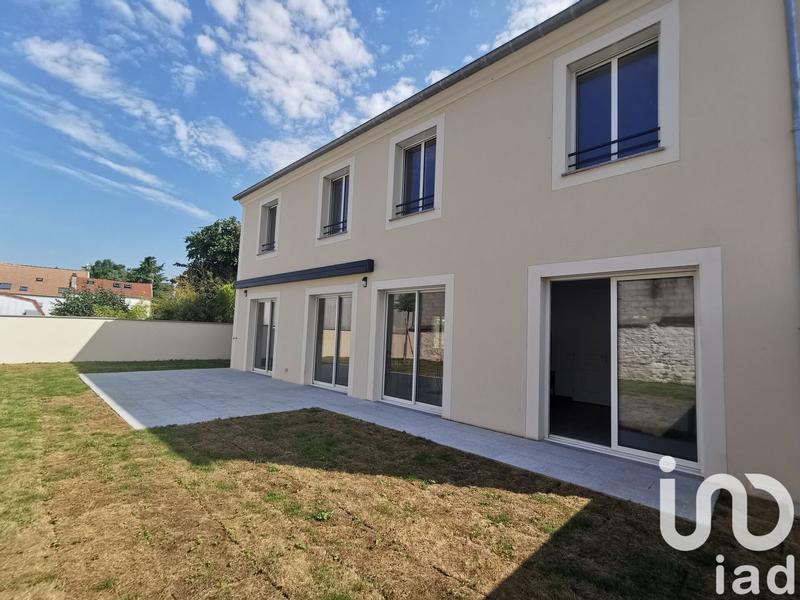 Maison - 225 m² - 9 pièces
