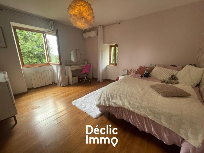 Maison - 232 m² - 7 pièces