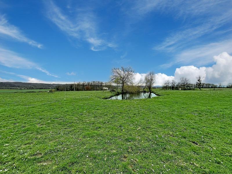 Maison - 270 m² - 12 pièces