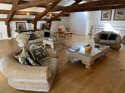 Maison - 320 m² - 6 pièces