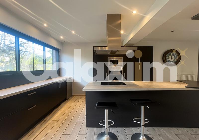 Maison - 150 m² - 5 pièces