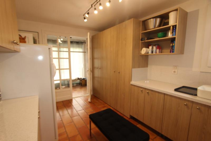 Maison - 230 m² - 10 pièces