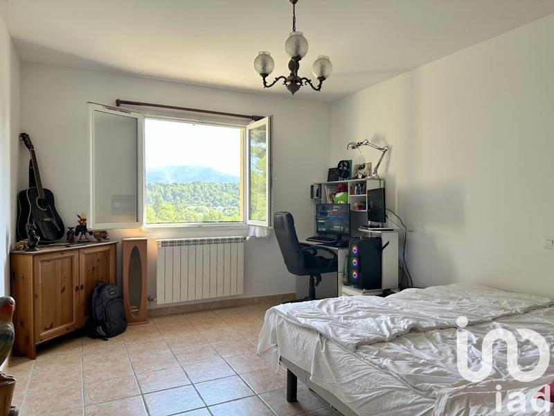 Maison - 185 m² - 8 pièces