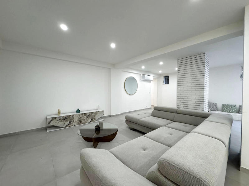 Appartement - 205 m² - 5 pièces