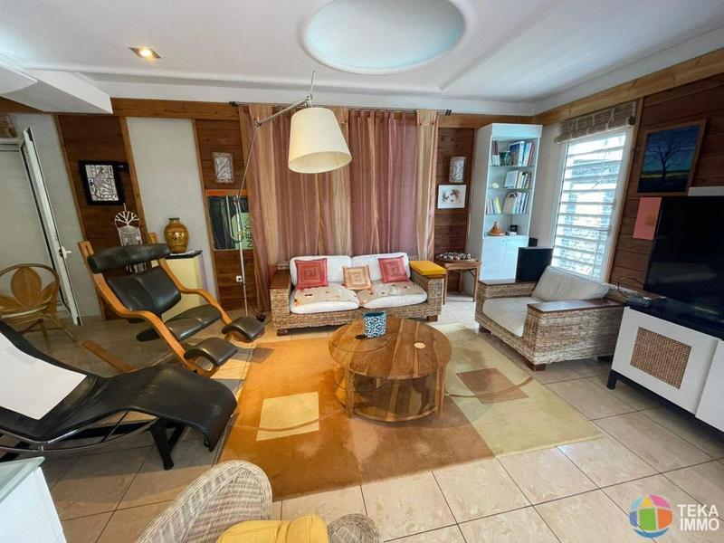 Villa - 235 m² - 8 pièces