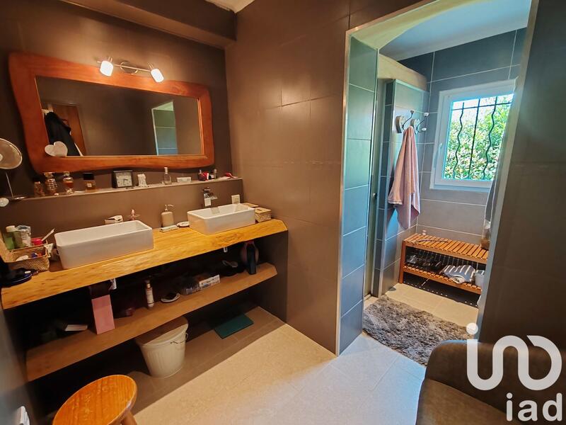 Maison - 180 m² - 7 pièces